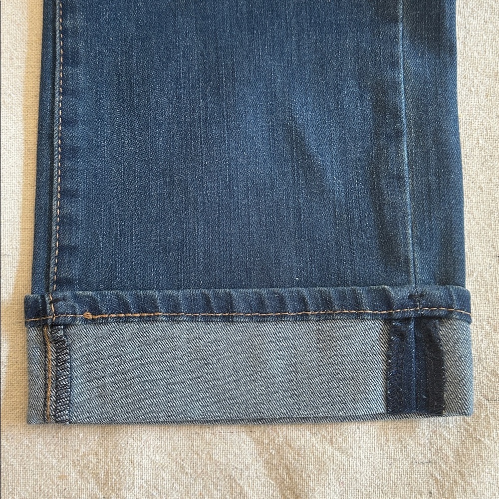Levi Strauss Signature Women’s 10/W30 New With Tags Blue Mid Rise Capri Jeans - Picture 7 of 11
